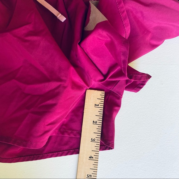 Nike Swoosh Size Medium Wine Purple Shorts w Linin - Picture 6 of 6